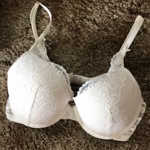 Two aerie 32D Day to Play Lace Bras